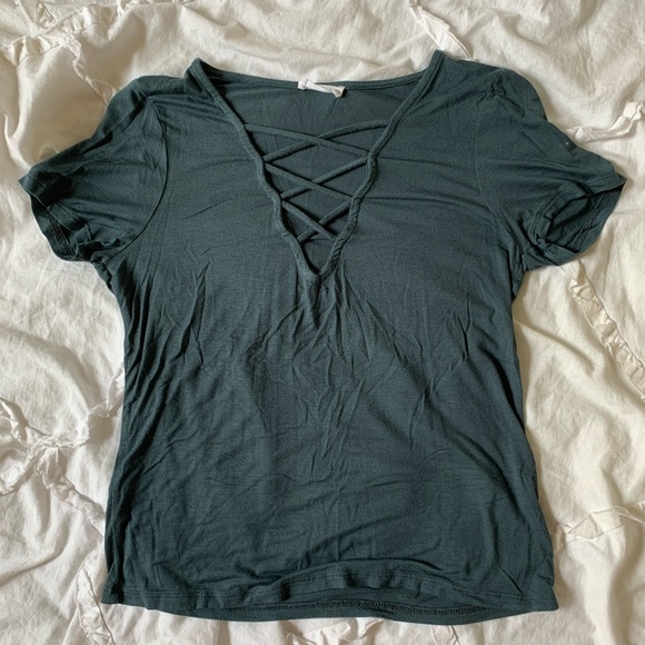 Pacsun Criss across Short Sleeve Top - Picture 2 of 5
